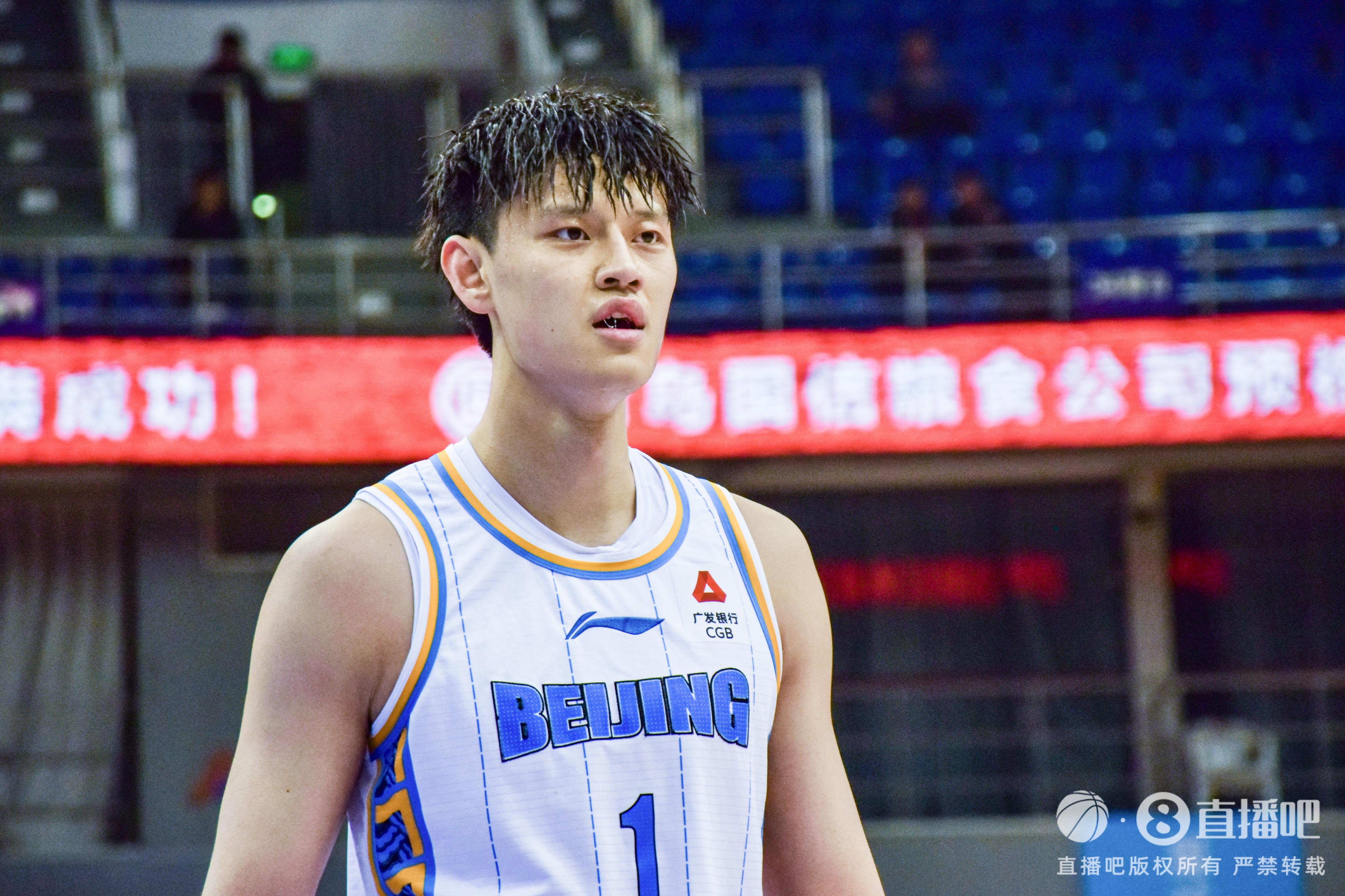 7次大帽相當(dāng)炸裂！曾凡博替補(bǔ)砍16分7板7帽 大帽絕殺遼寧！