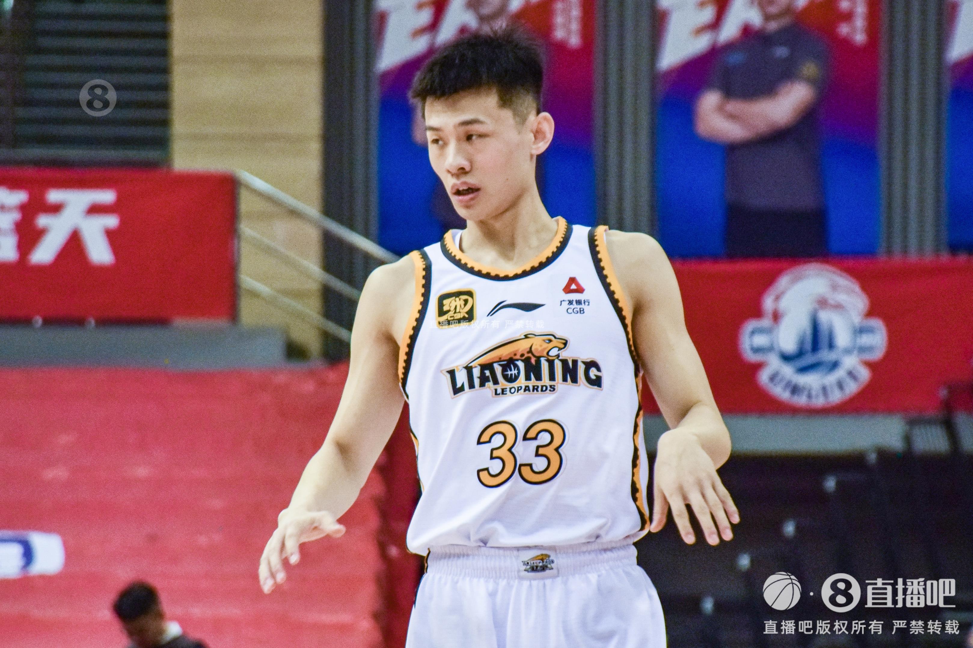 盡力了！王嵐嵚末節(jié)2記三分 全場(chǎng)18分鐘4中3拿到10分